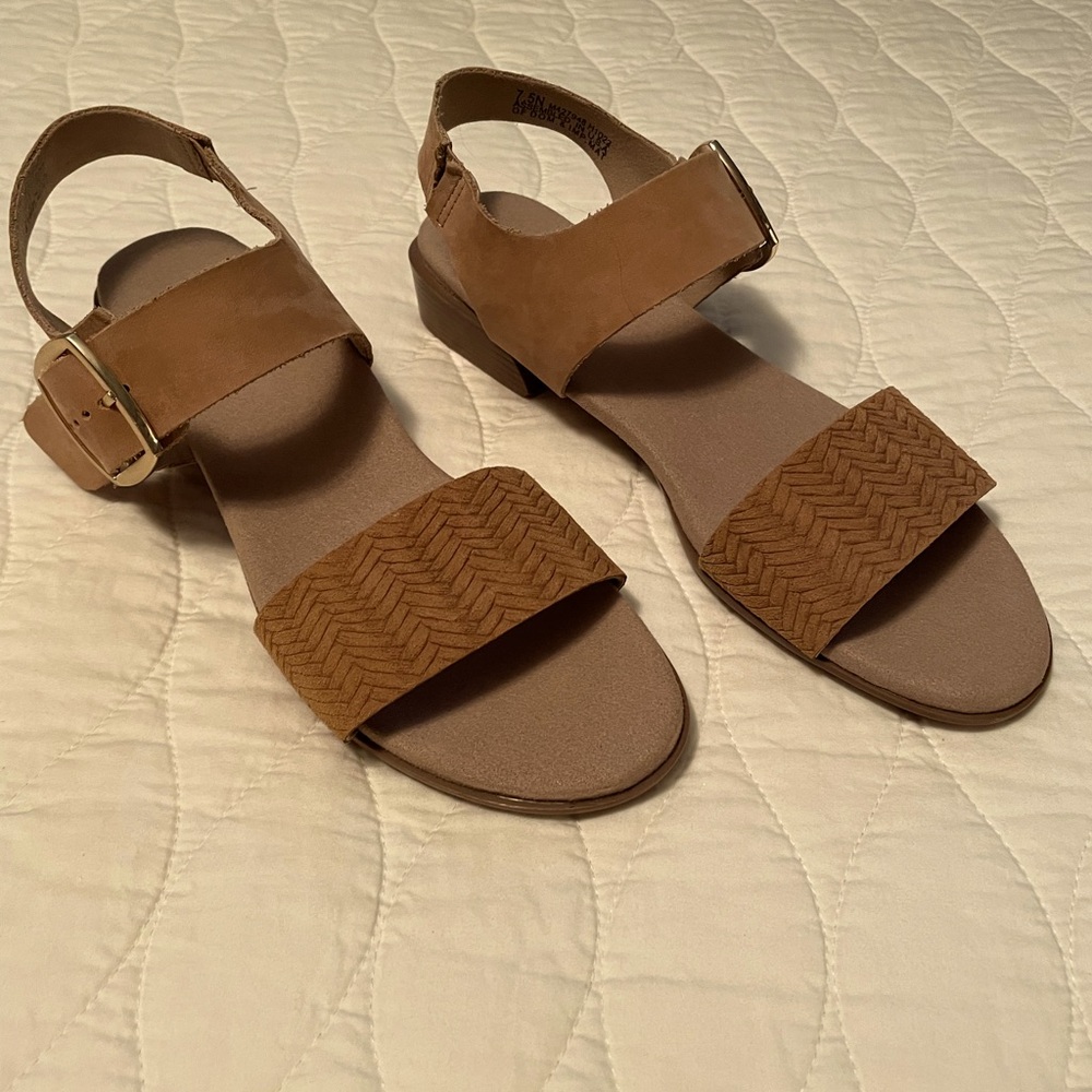 Women’s Munro Sandals Size 7 1/2 N.